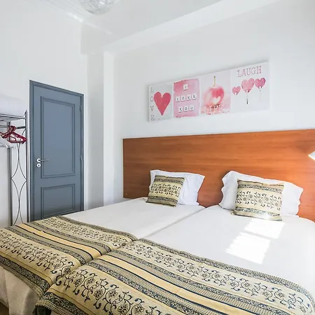 花园大道公寓 *